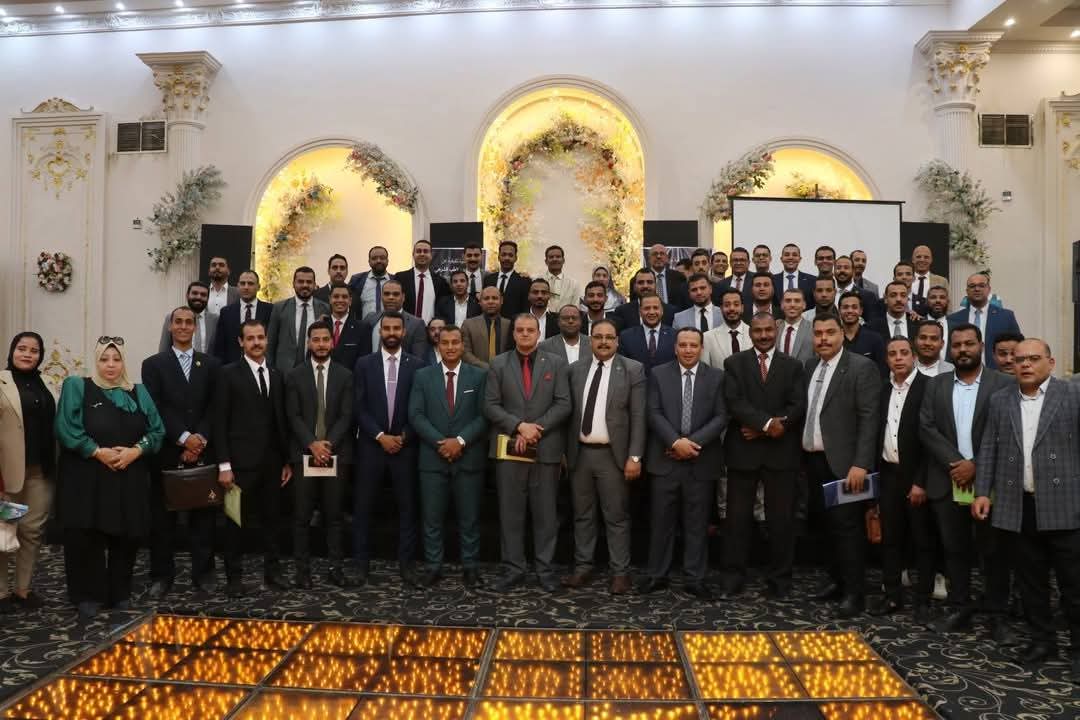 لقطات لقائي محاضرة بالندوة العلمية التي ايقمت برعاية النقيب احمد الصويني نقيب المحامين بقنا في مايو ٢٠٢٥ — صورة 4