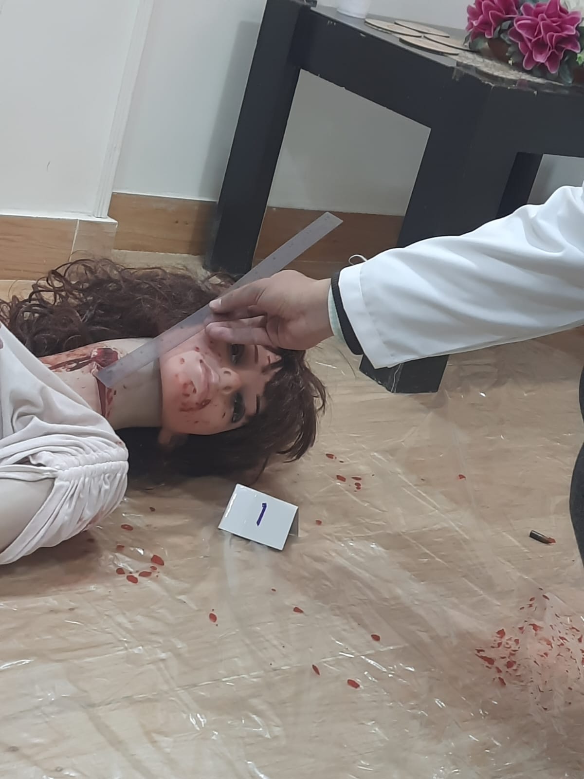 لقطات من دورات فحص مسرح الجريمة وعلوم الأدلة الجنائية بمقر المركز الدولي للتدريب والدراسات الاستراتيجية — صورة 12